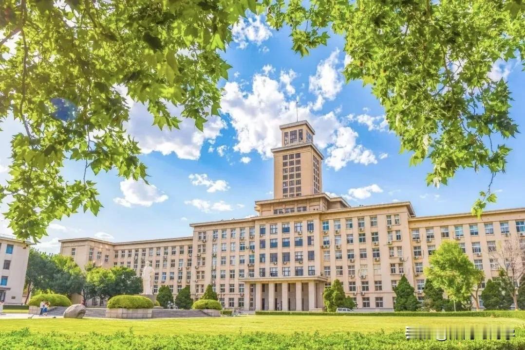 南开大学天津录取线公布，最低649分

工科实验班投档最低分664分，
医学最低