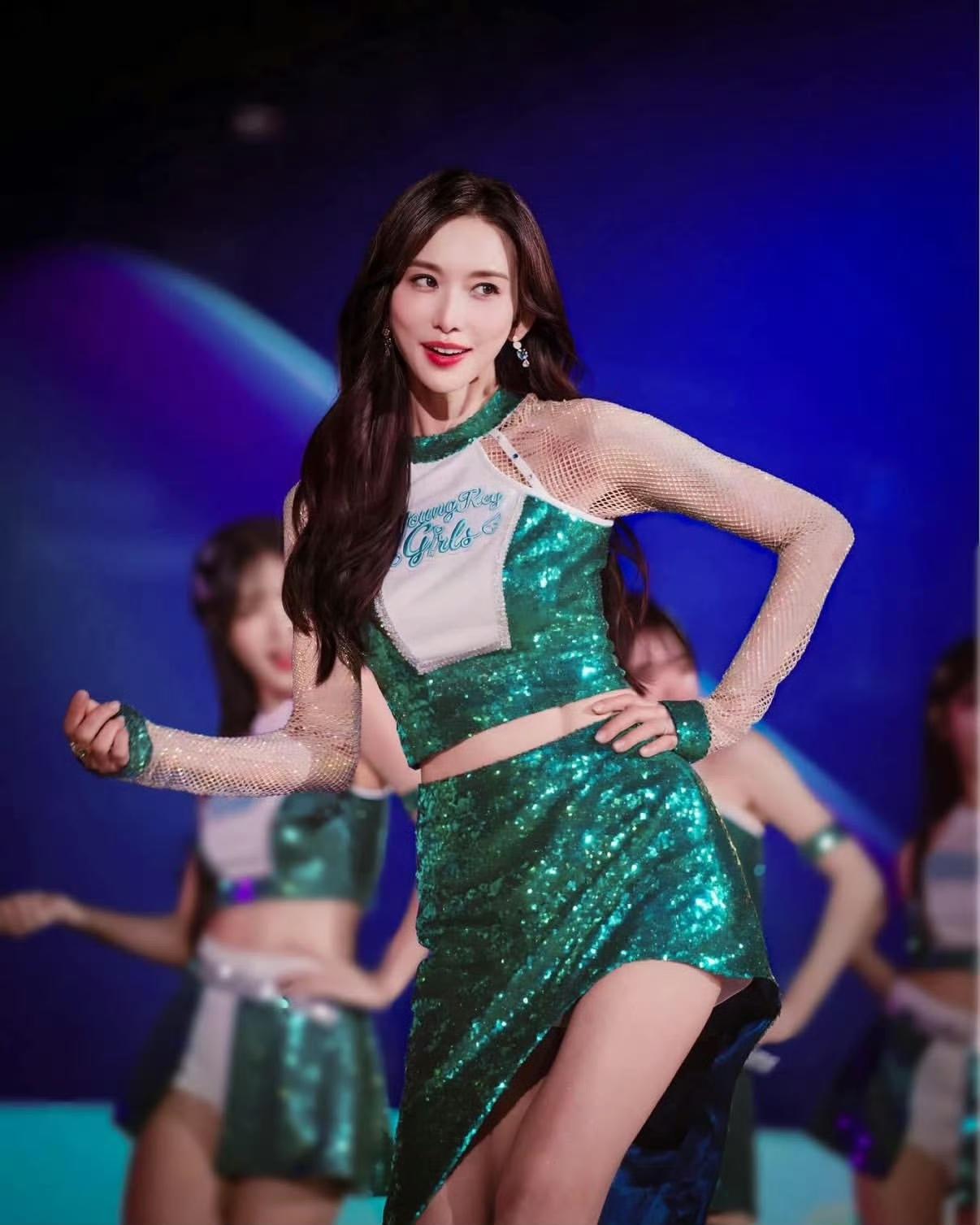 💃51岁林志玲C位热舞炸场！啦啦队服大秀S曲线，网友：这是真实年龄吗？
 
?