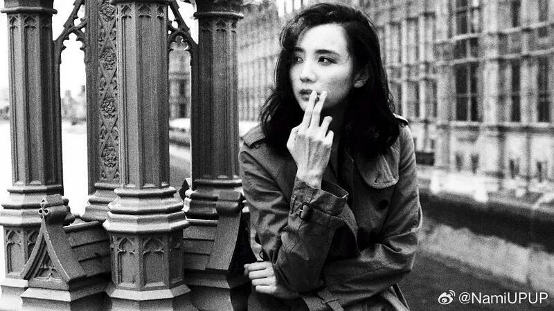 “带领人们走出黑暗的人，可能就是个瞎子”网传我在废土世界扫垃圾女主人选我在废土世