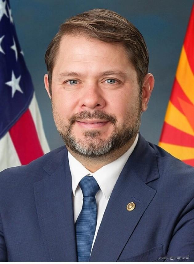 美民主党联邦参议员鲁本·加列戈，乘首班菲尼克斯直飞台北航班窜台，高调宣称将与赖清