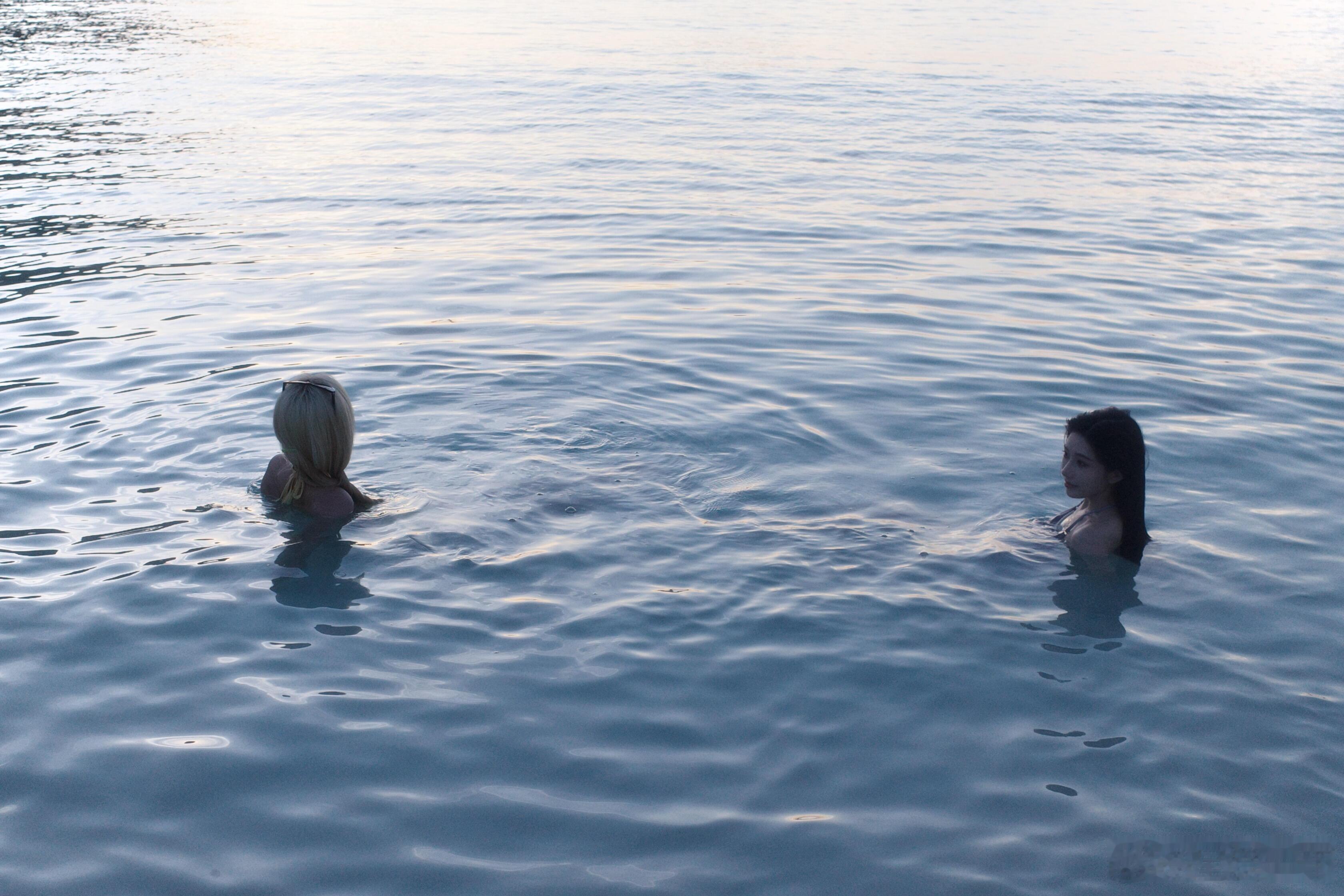 沈梦瑶比基尼度假照 