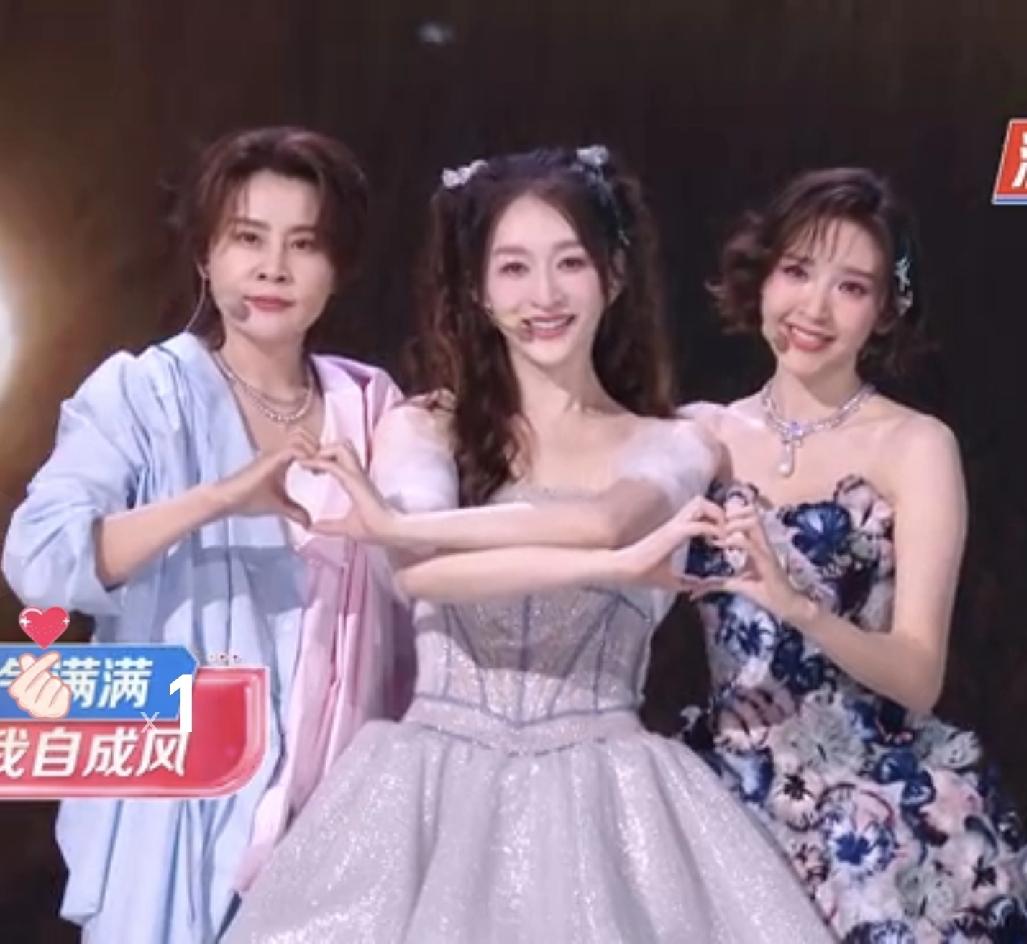 浪姐一公个人喜爱度排名，李小冉升到了第一，王濛第二，张月第三。
这届浪姐从开播就