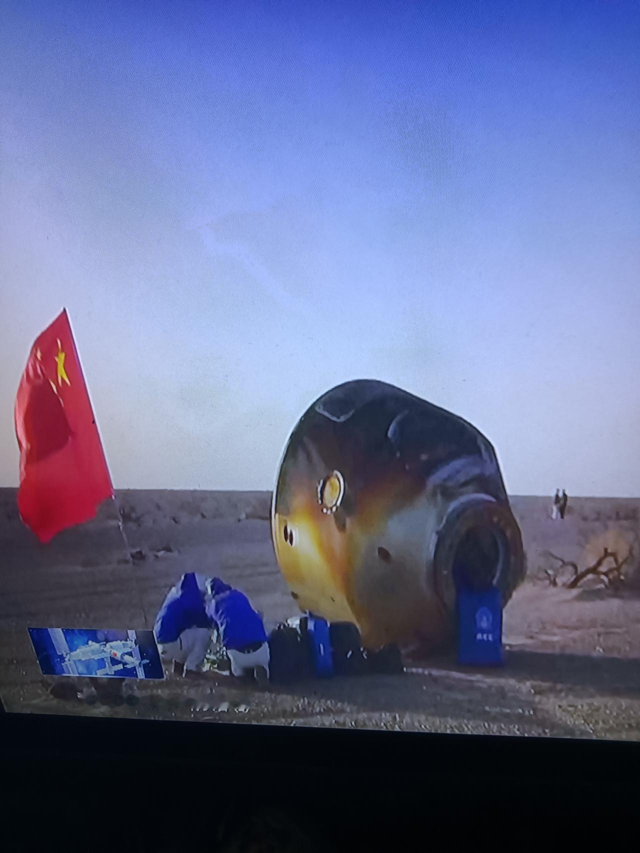 为中国科技点赞！
11月14日，神舟二十号在16时40分乘坐神舟二十一号载人飞船