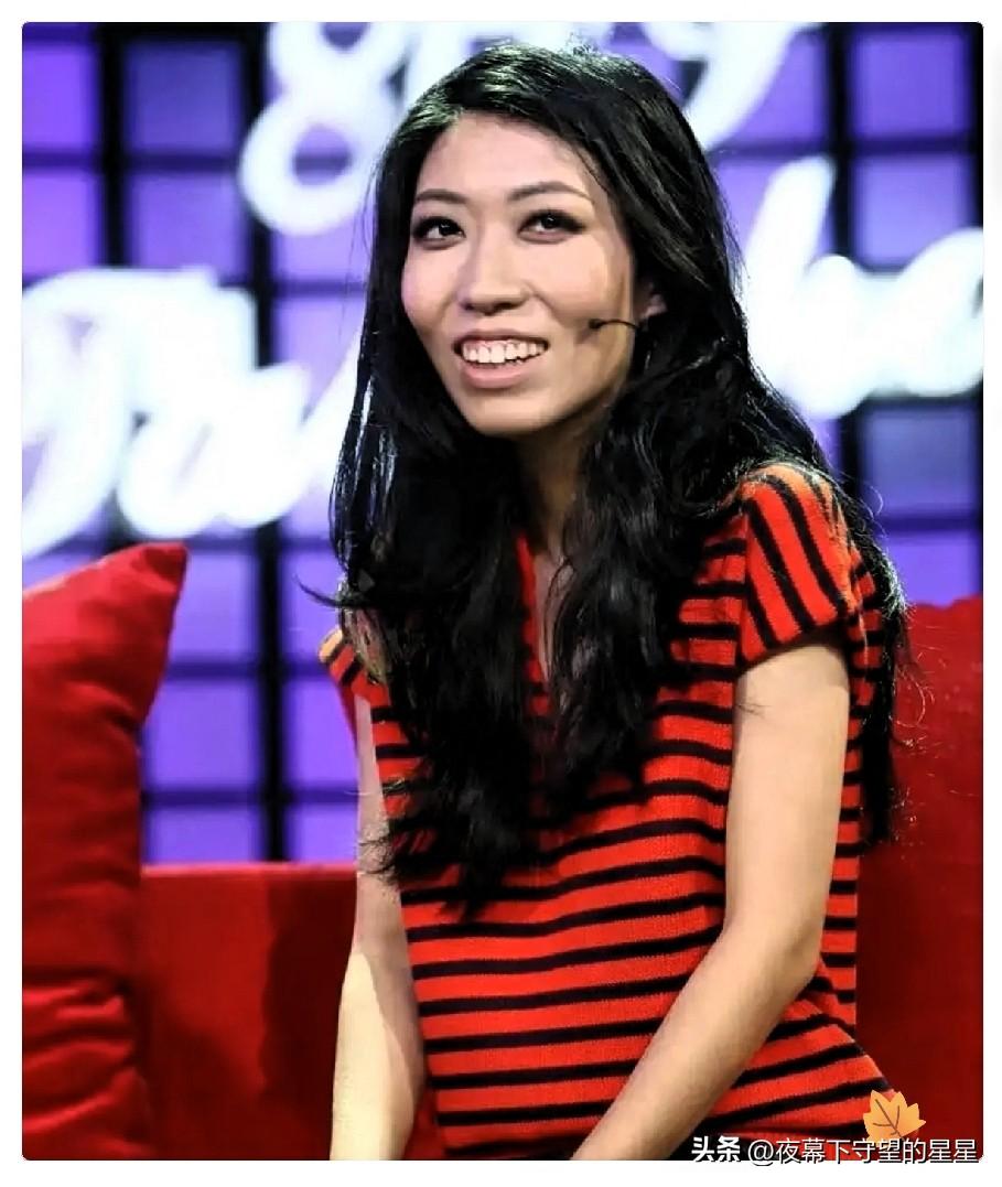 特意去查曲婉婷，

一查被惊到，

原来她在新冠疫情期间，

就已经确诊了乳腺癌
