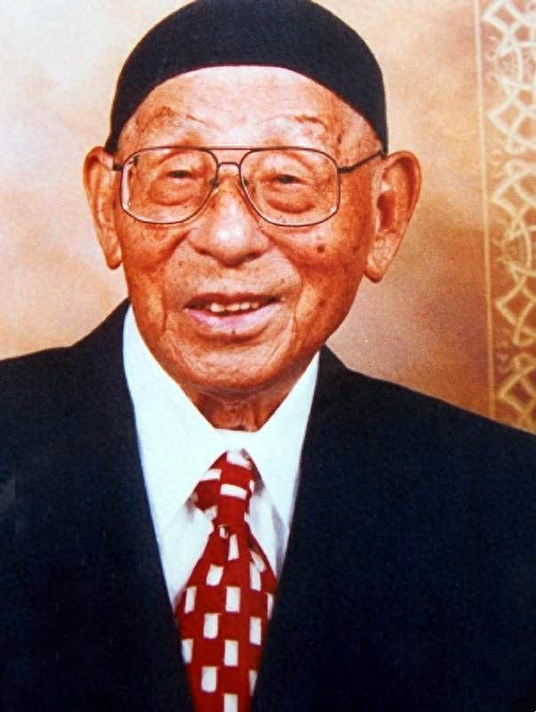 90年张学良被释放后，中央派人请他回大陆，他却提了三个要求！
张学良是中国历史上