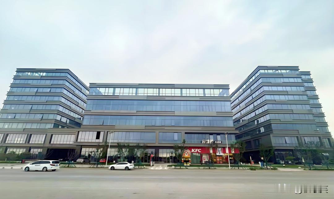 总投资5.1亿元，西咸新区空港新城科技人才成果转化中心项目建成投运，肯德基、肯悦