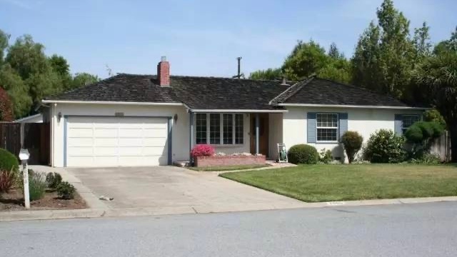 Apple  in 1978            Apple in 2025 