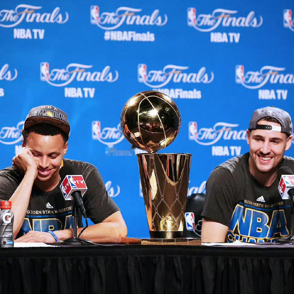 勇记Anthony Slater 报道：克莱·汤普森身边的人都相信他最终会有望重