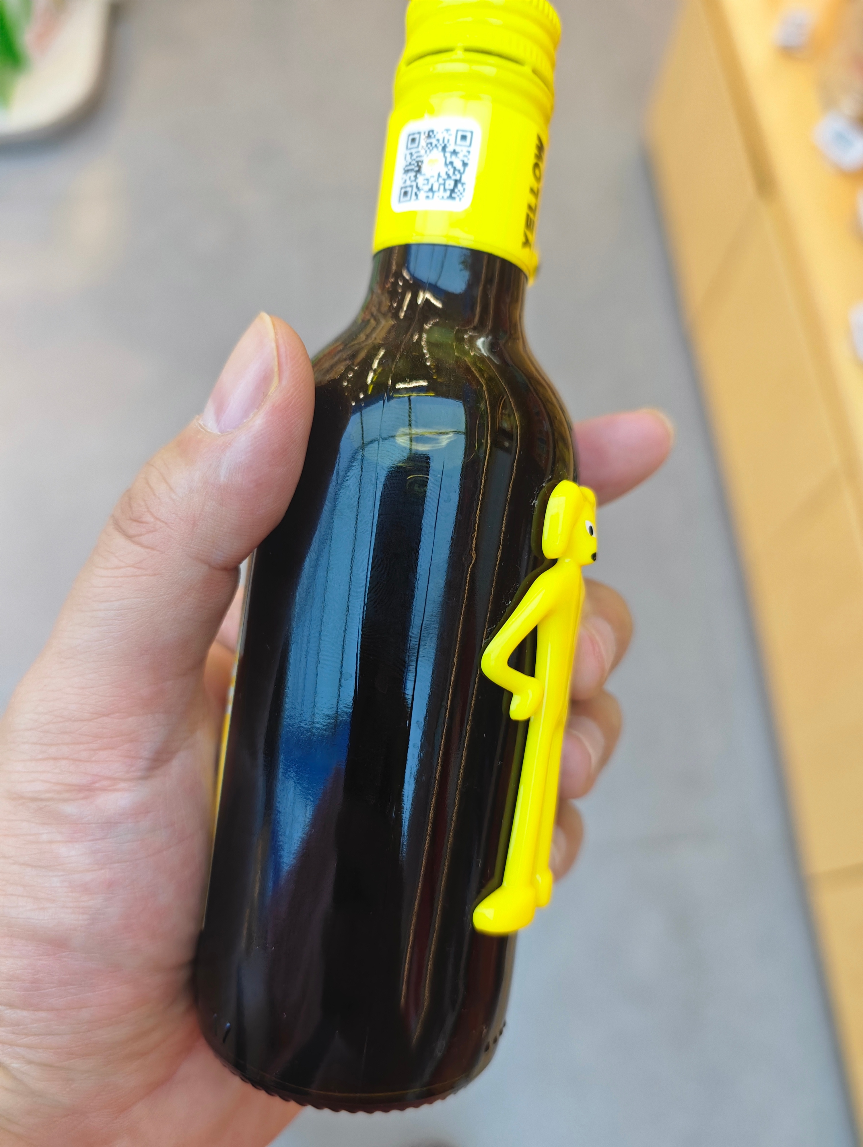 大黄狗红葡萄酒？这包装还真是逗啊