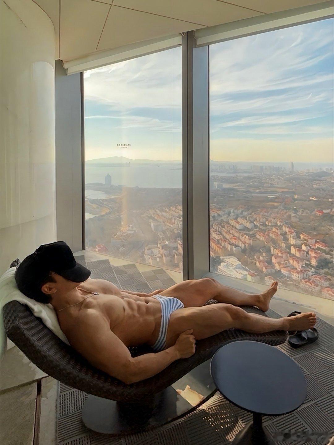 ig: junt_hot ​​​