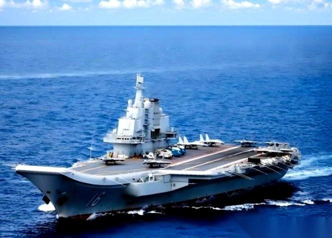 总有人偷偷笑我们，说咱们傻。
说咱们辛辛苦苦造航母，花那么多钱，人家一个高超音速