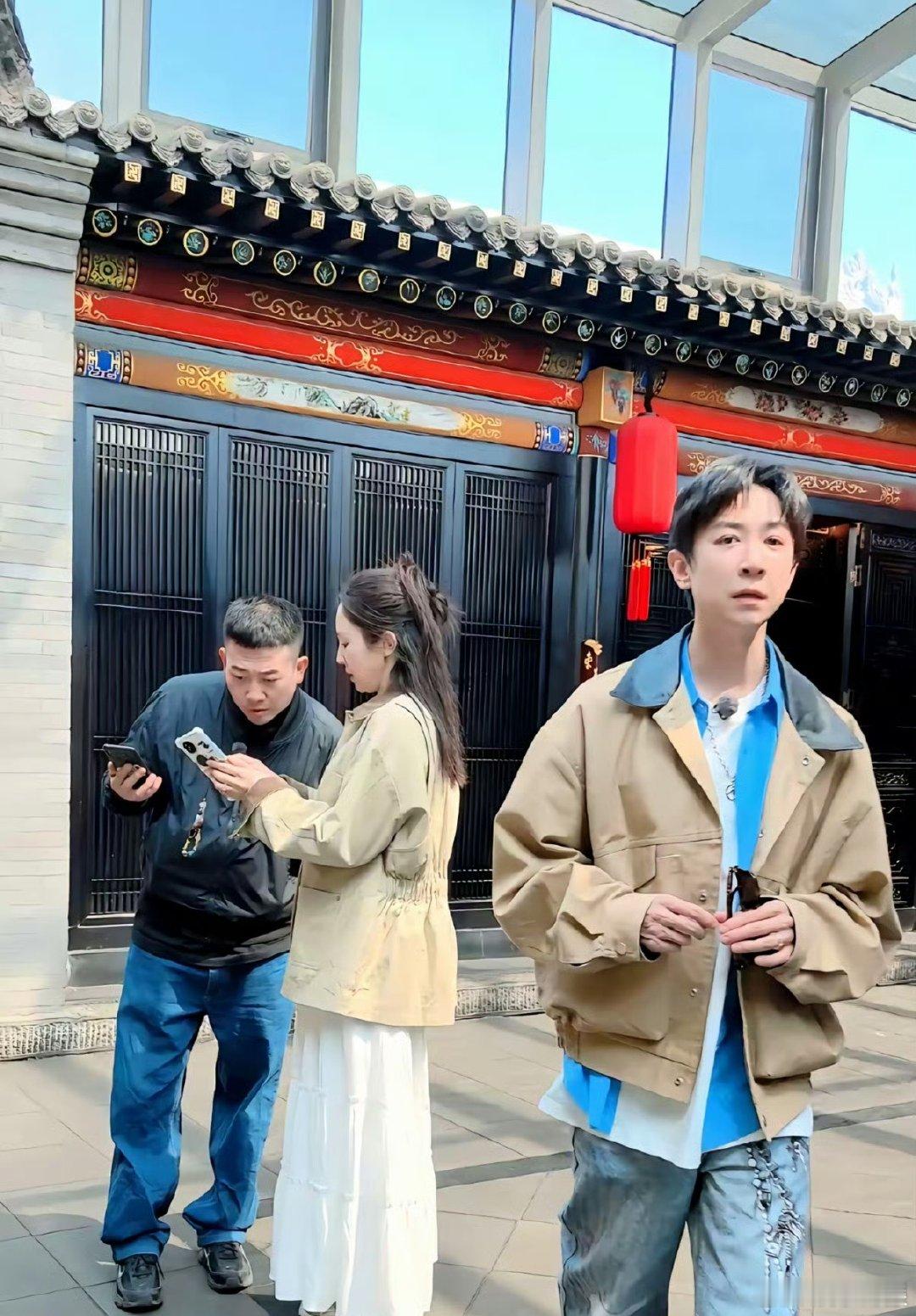 张维伊是谁张维伊参加过一年一度喜剧大赛还在问张维伊是谁？《再见老张》啊！喜剧大赛