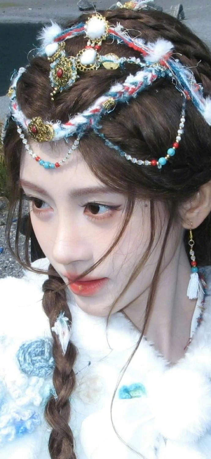 鞠婧祎 