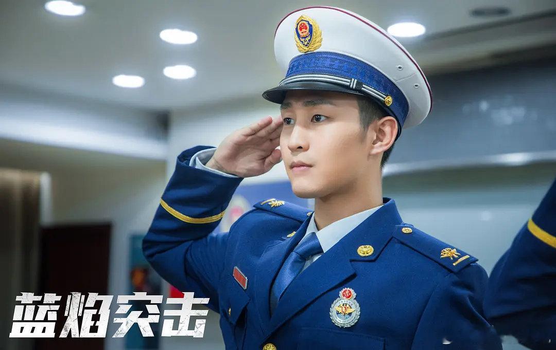 影视推荐 | 蓝焰突击为了支持国超来看的，不喜欢女主我也忍了，但是可以情节不要那