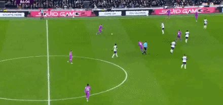 热刺2-2狼队。尤尔根·拉森的进球（87‘）帮助狼队准绝平。佩雷拉掌舵狼队之后2