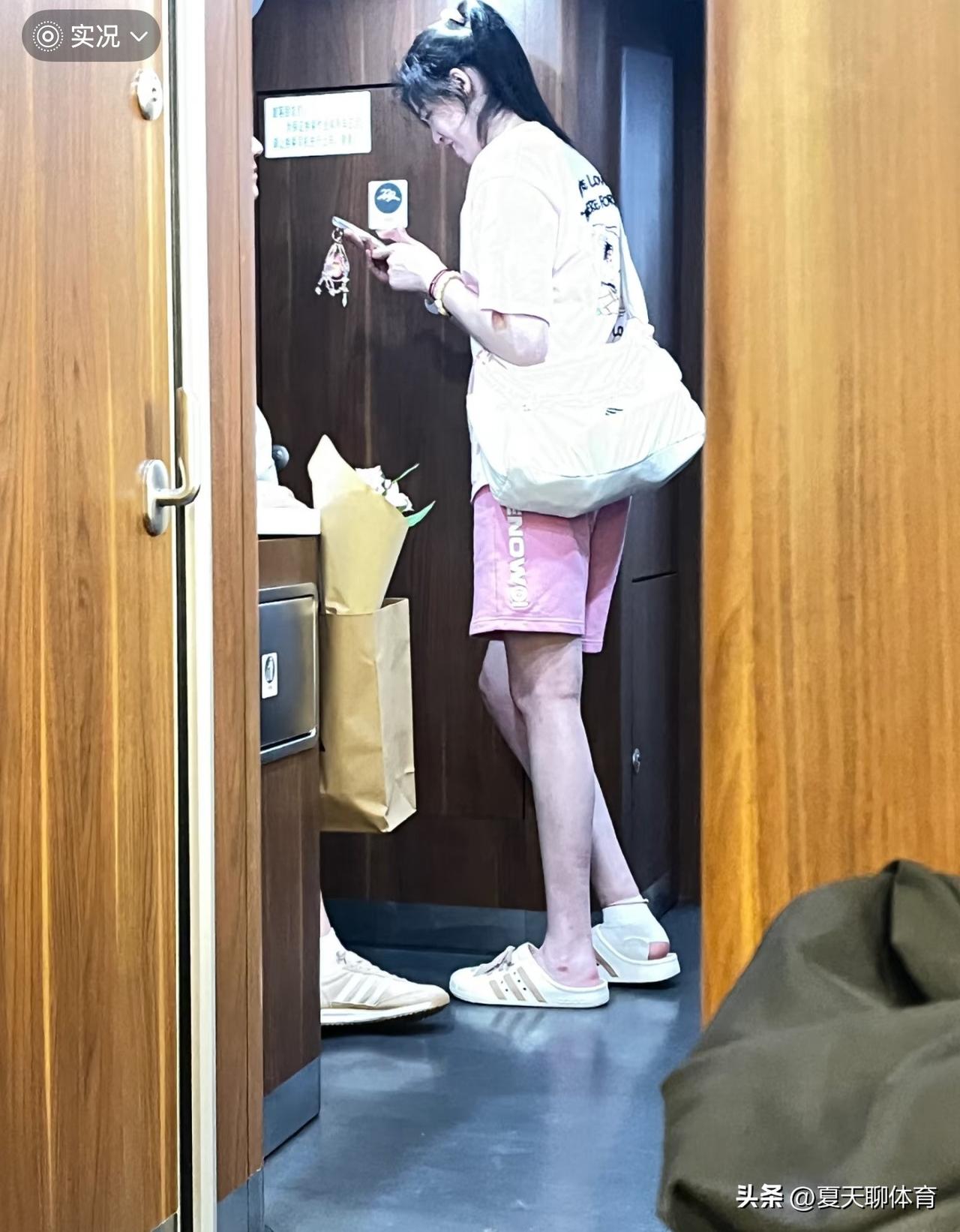 李盈莹落选世界女排联赛第三周美国阿灵顿站的比赛！今天凌晨中国女排从北京飞往✈️美