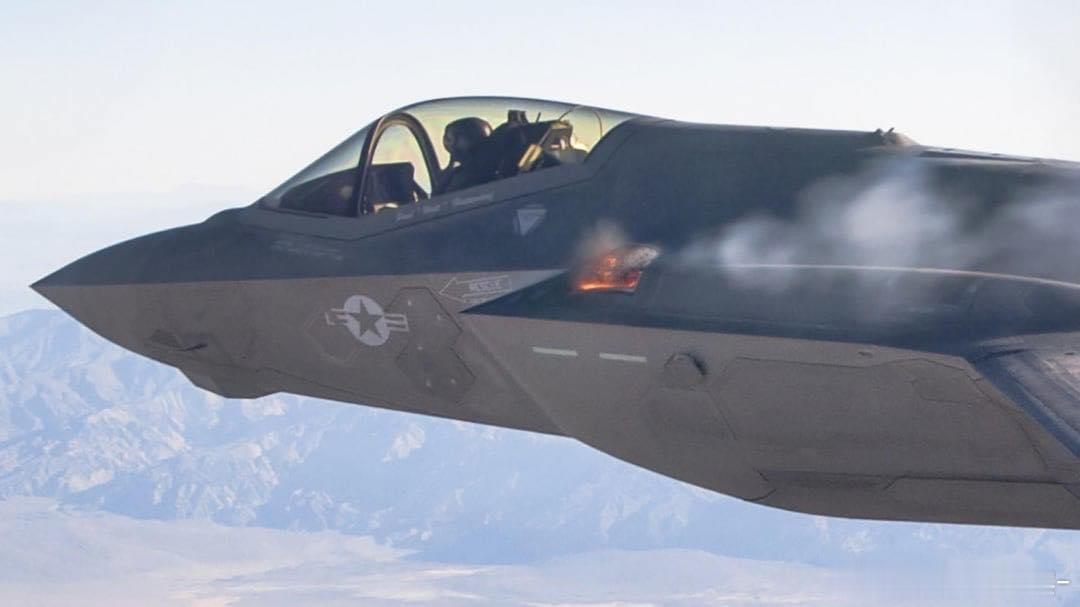 正在进行25mm航炮测试的美国空军肥电A#外军影像##兵器影像##武器装备# ​