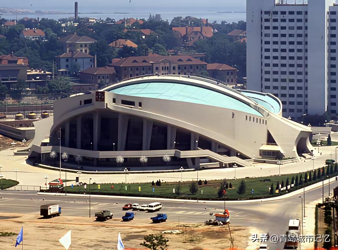 王铎：我真是不明白，青岛体育馆为什么说拆就拆了呢？
2003年拆的，才使用了13