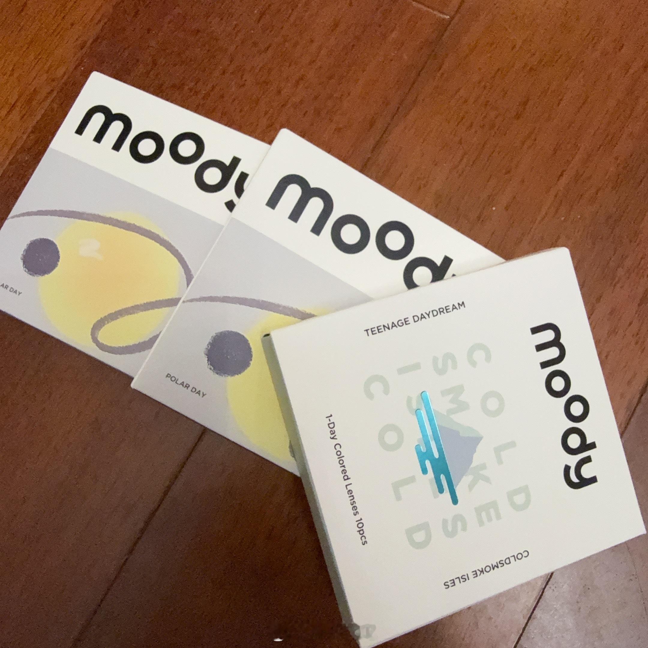 有没有不近视的宝 买错美瞳了这个没度数很自然的黑色和蓝色 能用的评论抽个送了 ​