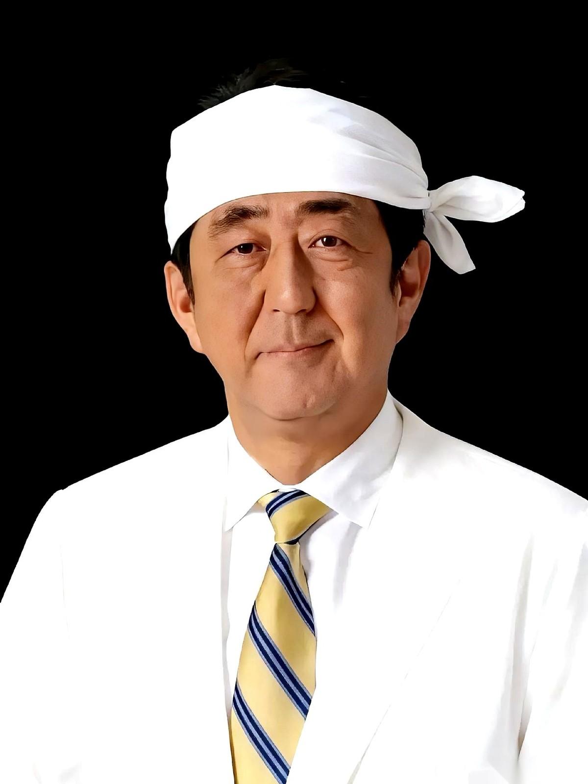 一颗子弹飞完，只需要一瞬间。
但审判这颗子弹，居然用了一千多天。
安倍这案子，终