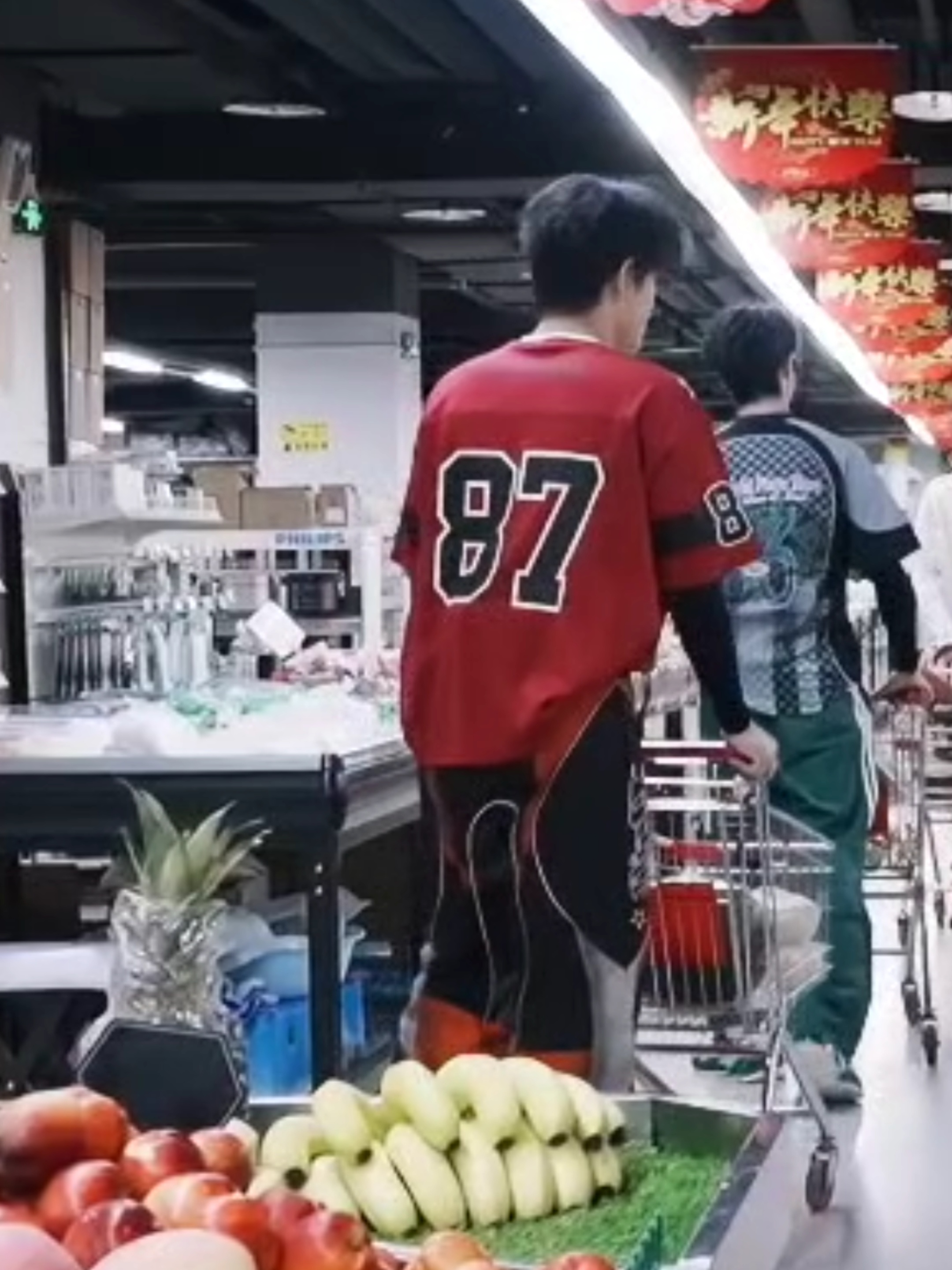 “姐姐 这有卖肉的嘛”好乖好乖的猪儿 ​​​