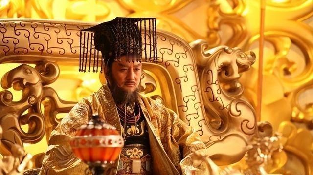 615年，隋炀帝闯进外甥女的房间，随后关上了门。他端着一杯毒酒“你全家33人都在