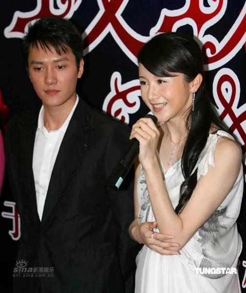 冯绍峰是帅哥，孙菲菲是美女，他们都各自离婚了。话说娱乐圈的离婚率太高了，高到大家