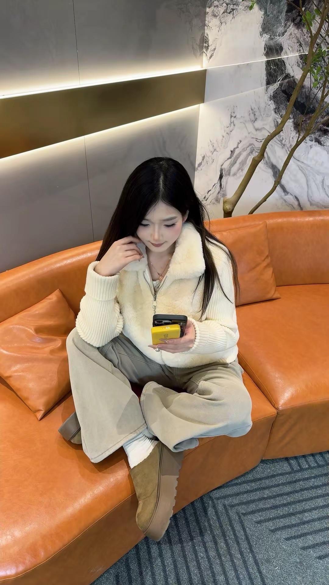 刚认识就说喜欢我 你肤浅但很有品