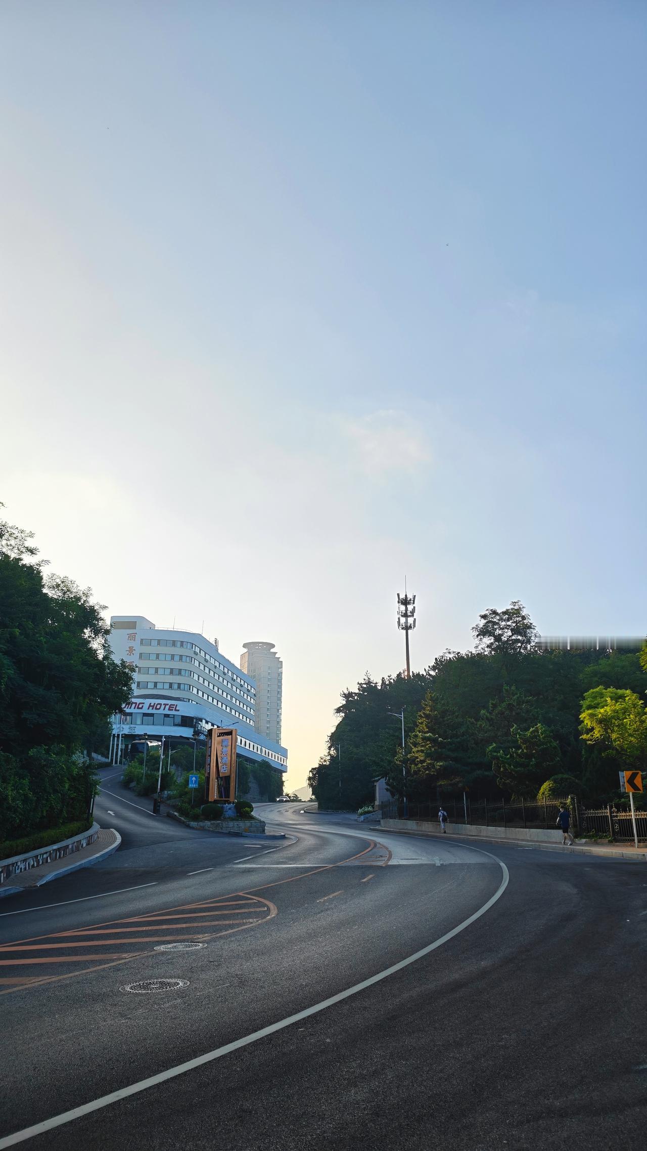 暑假第16天，晨练第9天！
昨天休息过后，今天“元气满满”恢复晨练。Yaya依旧