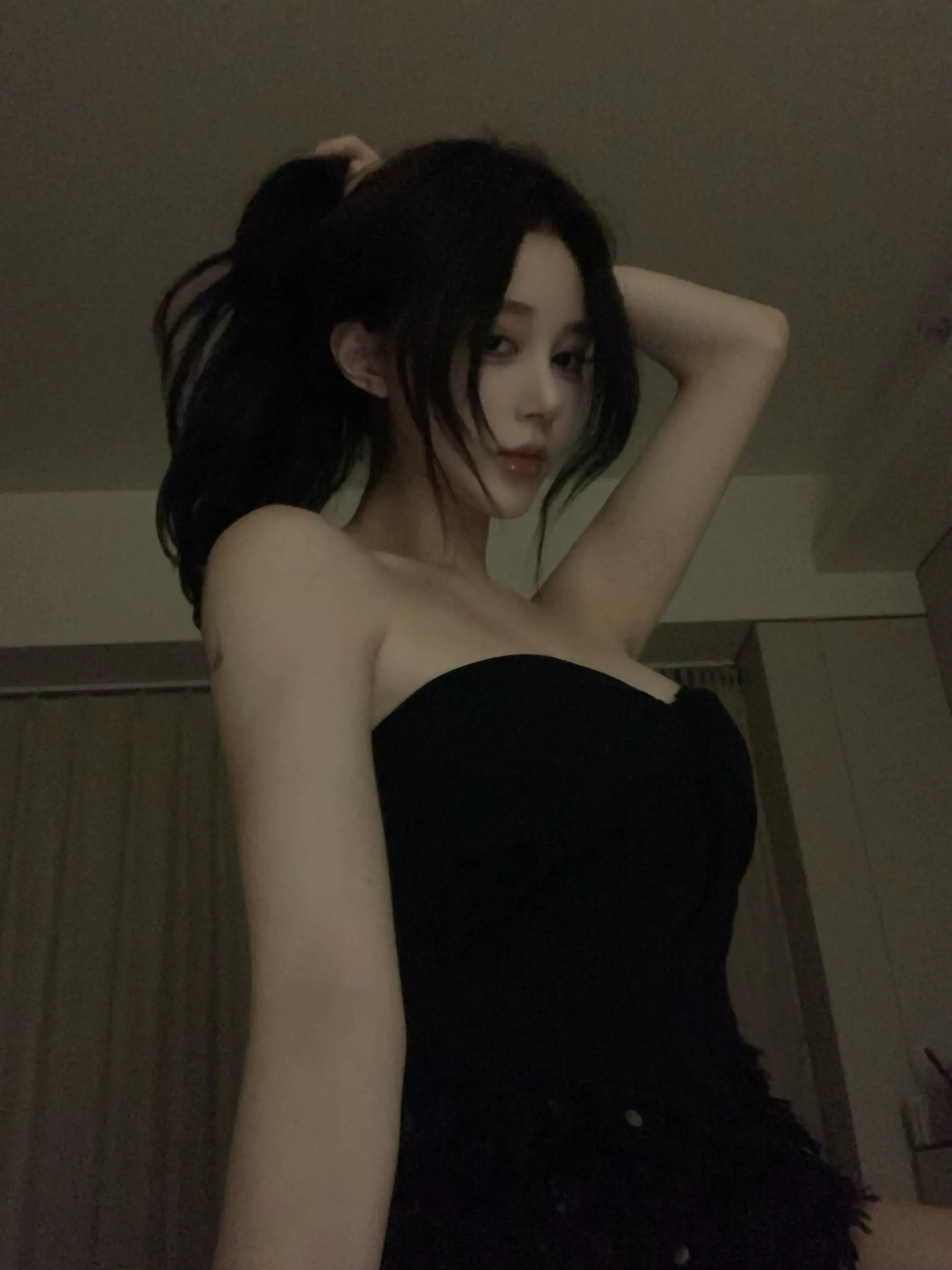 突然闭嘴 因为要说的话太难听了。