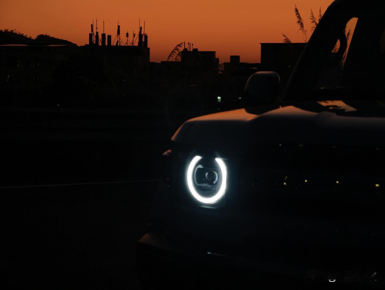 明天抡这辆车，他们要我搞个大一点的动作。