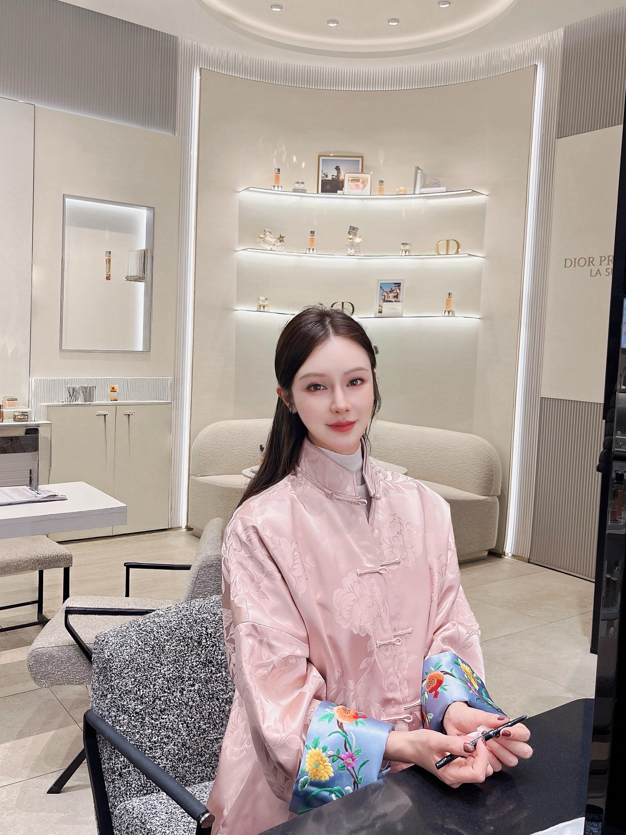 角度不同，没有对错。