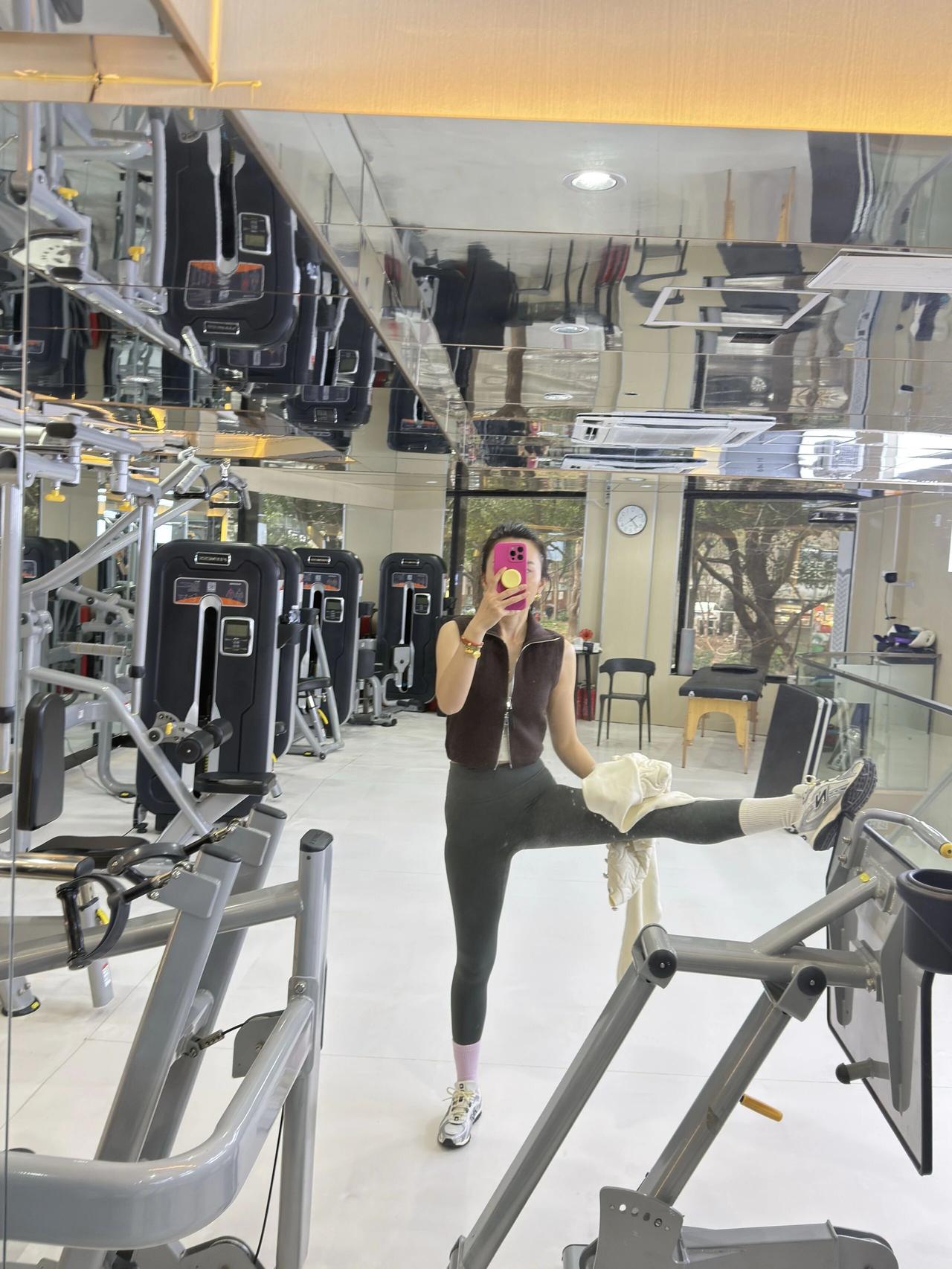 健身打卡💪 打卡我的健身日常，感受运动的快乐！🏋️‍♀️🏋️‍♂️分享你最