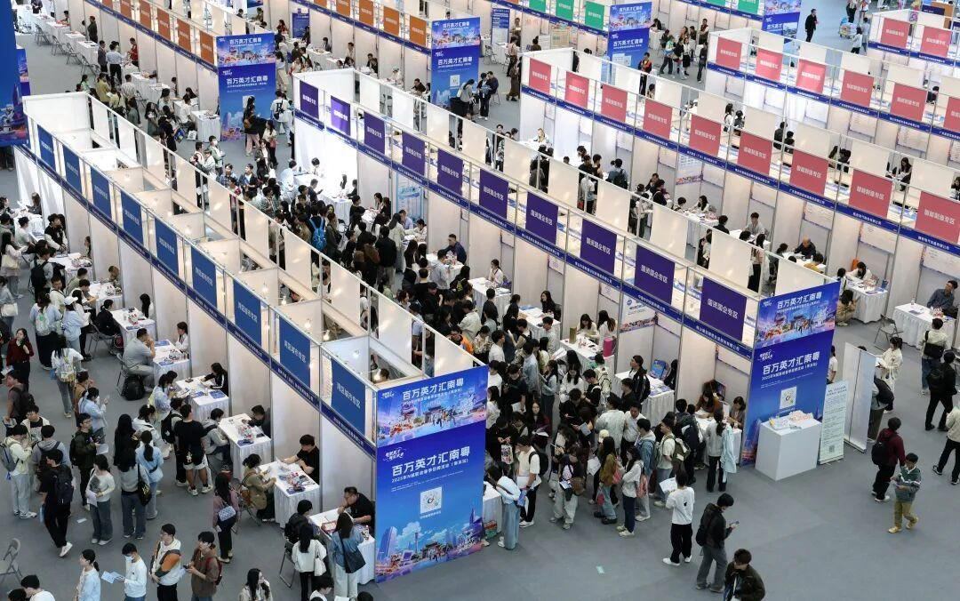 国家统计局：5月，全国城镇不包含在校生的16-24岁劳动力失业率为15.6%，不