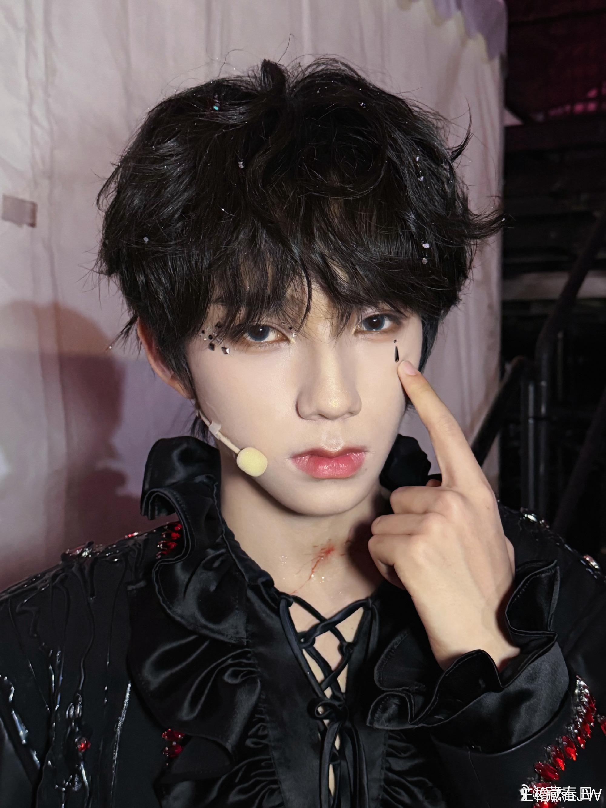 王橹杰新音总结好真诚呀，看出来第一次有这么多舞台特别开心，荣耀之战加油，会越来越