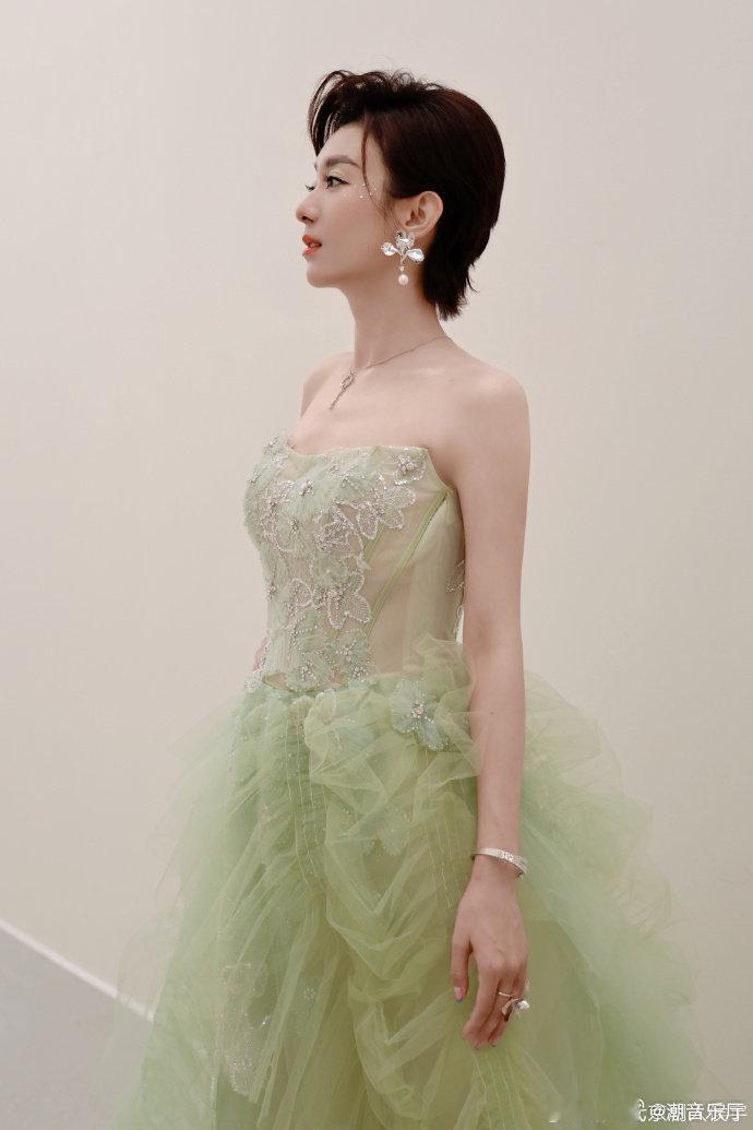 侯宇侯宇吟唱乘风2026传统戏曲和流行音乐完美融合，氛围感独特又高级。 