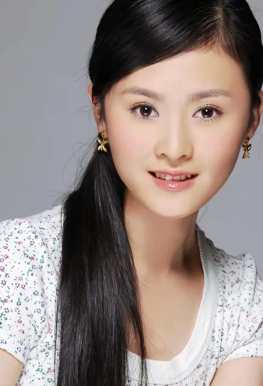 沈腾老婆婚前婚后对比，我觉得：
1、女人婚后尽量不要放弃自己的工作。
2、不管生