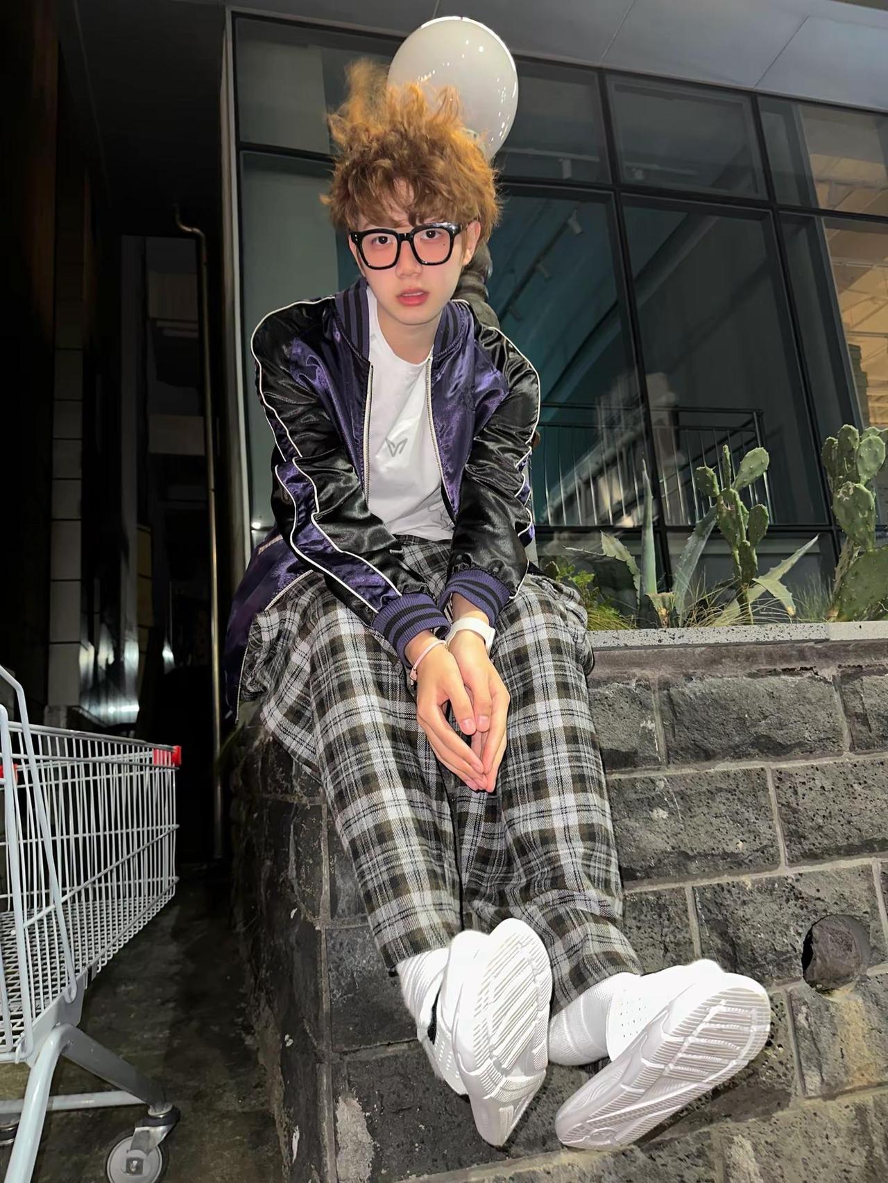 就爱穿拖鞋奶狗 top 奶top 卷毛