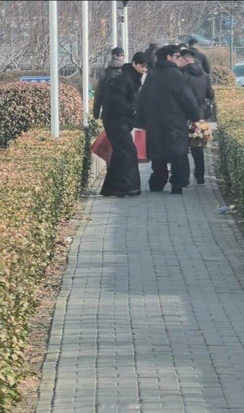 这是什么好东西啊啊啊啊啊啊哈哈哈，北斗七行这是回北京团建去了还是王安宇带着胡先煦