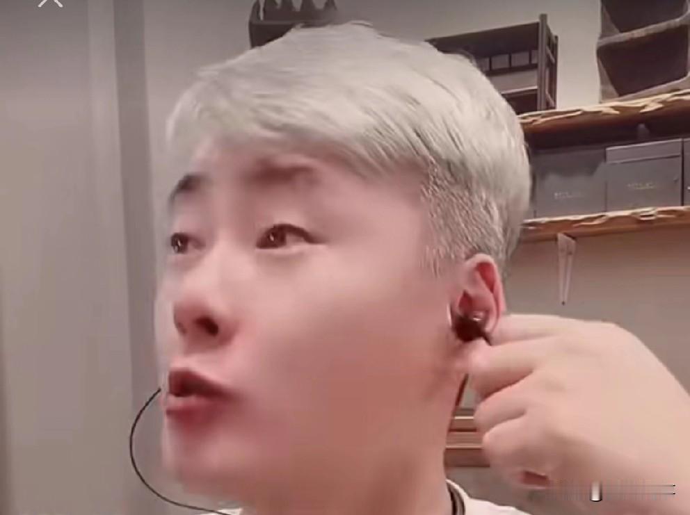 张浩透露与T佑签约的合同无年限，包括大连彬彬也一样，只签字摁手印！

     