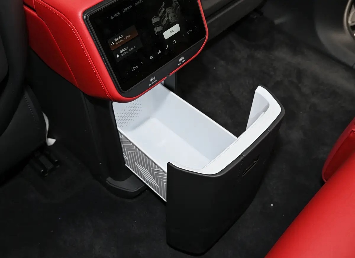 运动/科技/豪华/空间全满足 极氪8X内饰首发亮相大v聊车车评精选