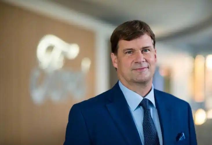 热搜刷到福特CEO反对中国汽车进入美国市场，越看越觉得讽刺。这位汽车行业大佬，可