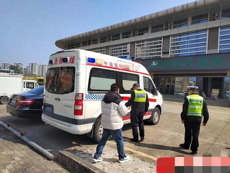 近期，云A牌照救护车频频现身广西防城港，引发市民关注和热议。对此警方核查后回应，