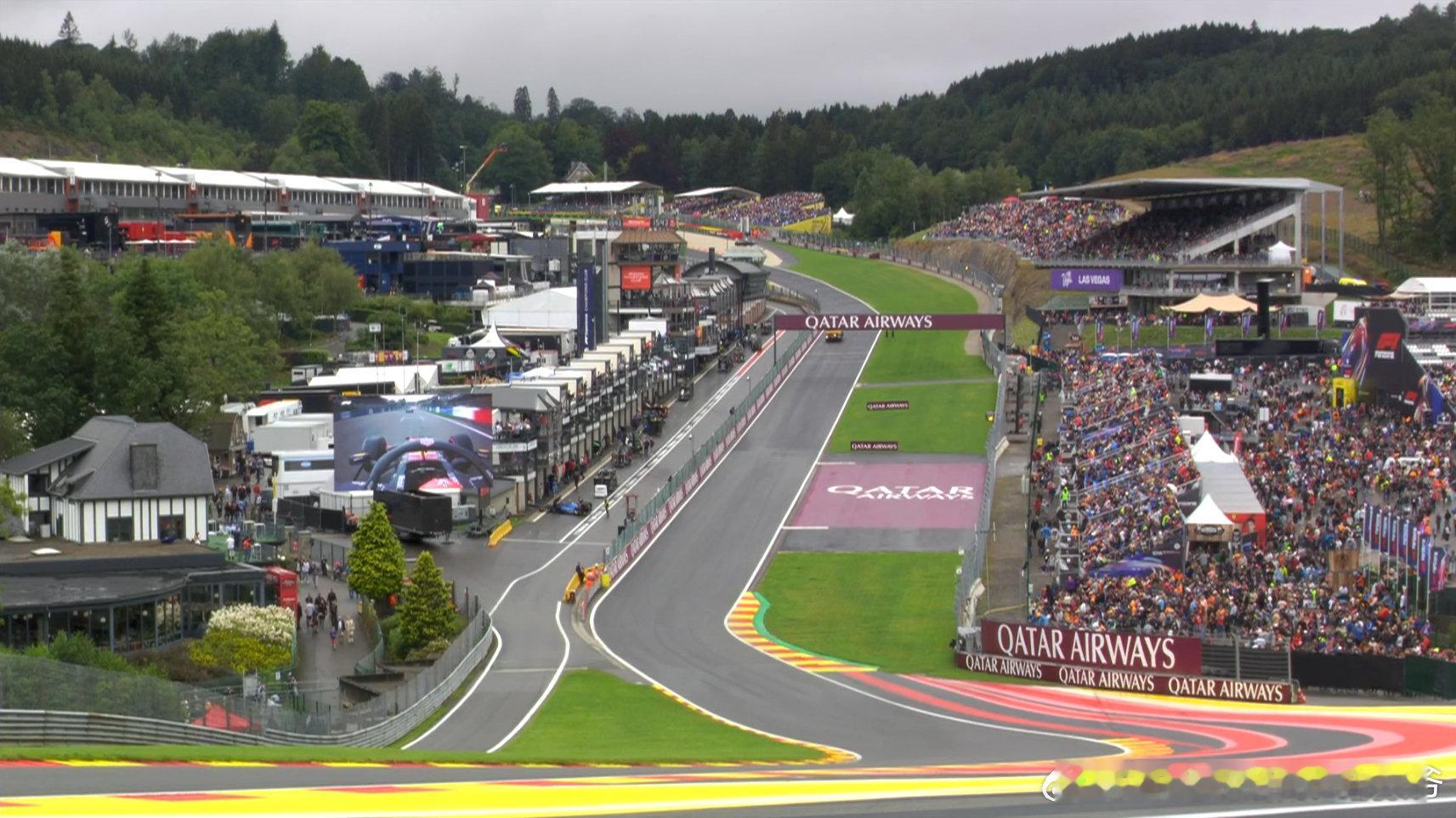 #F1# 目前斯帕的雨已经停了，赛道还是湿的，距离排位赛开始还有15分钟。#20