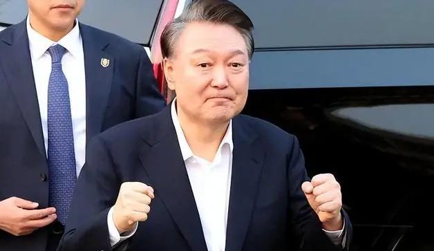 卖国求荣！为讨美国欢心将总统送进大牢，如今结局大快人心。卖国求荣，为了讨美国欢心