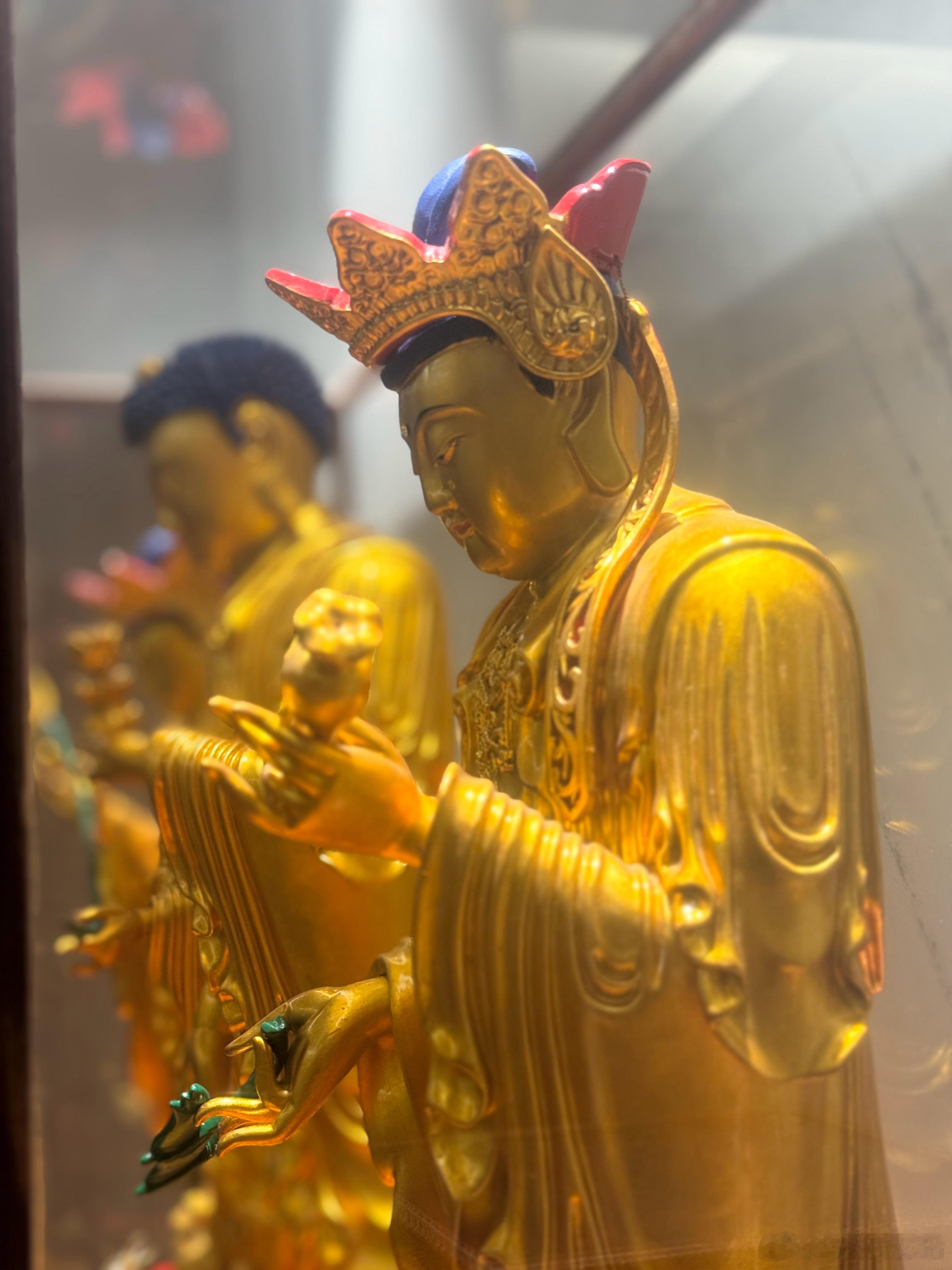 漫漫人生路，浮沉数十载，我们都在时光里慢慢成长，慢慢蜕变。一路走来，风雨兼程，跌
