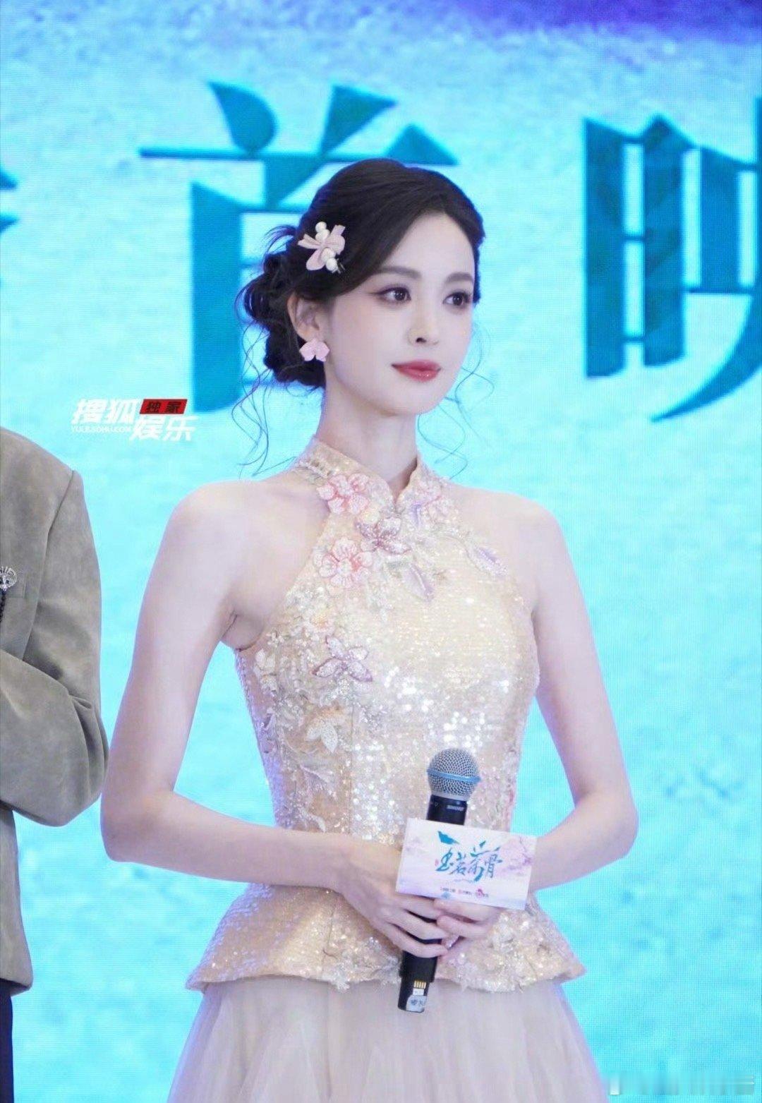 古力娜扎、侯明昊、程潇今日媒体图，谁的状态更好 