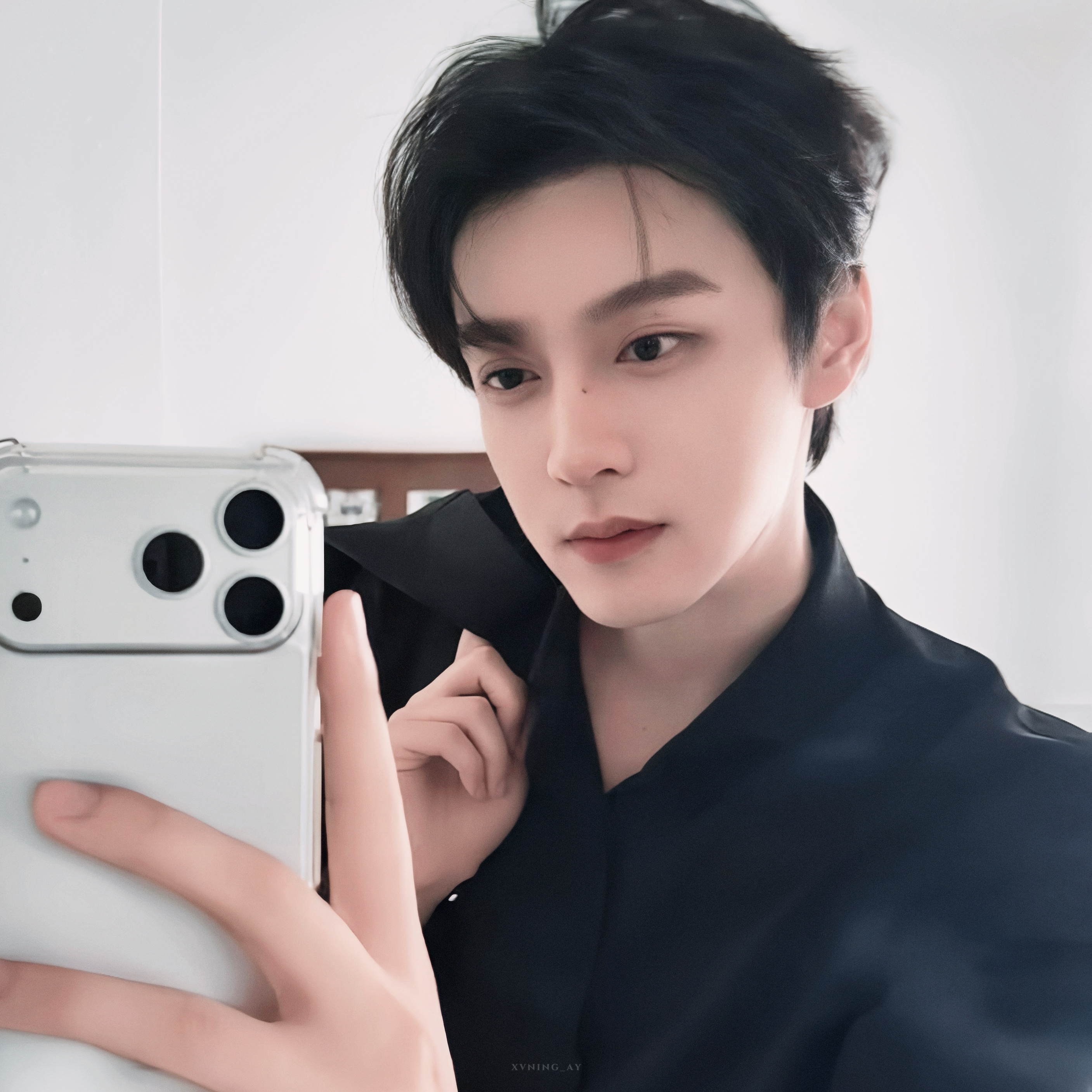 不知道啊睡醒我就开始唱洁白的婚纱了