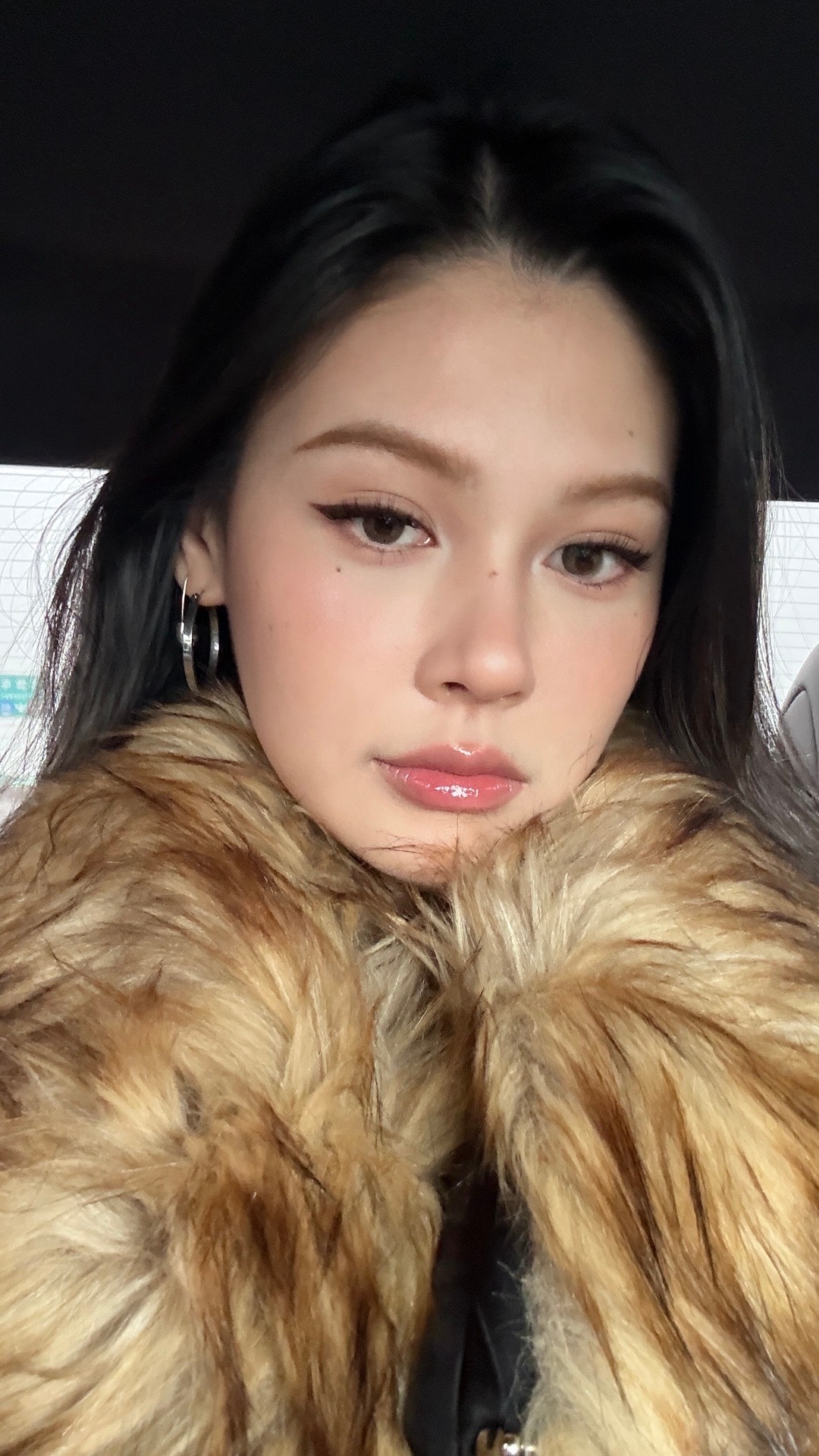 真的很爱干燥一点的地方！玩了一天吃了火锅底妆还是这么完美[泪] 