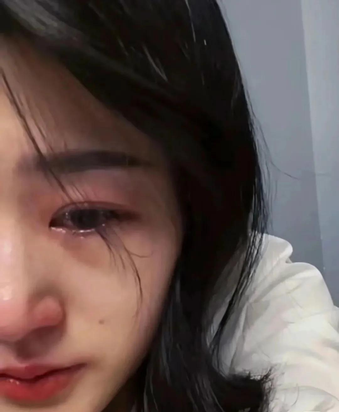27岁的无房无车单身女人的现实状况
好焦虑啊……我27了工资才3500
家人们，
